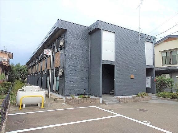 Main exterior of leopalace Nakamura