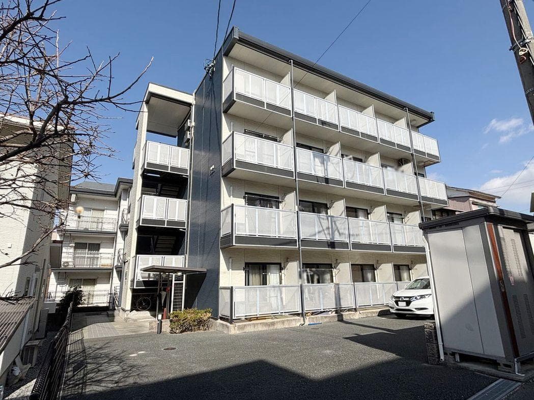 Main exterior of leopalace Excel Ken Four