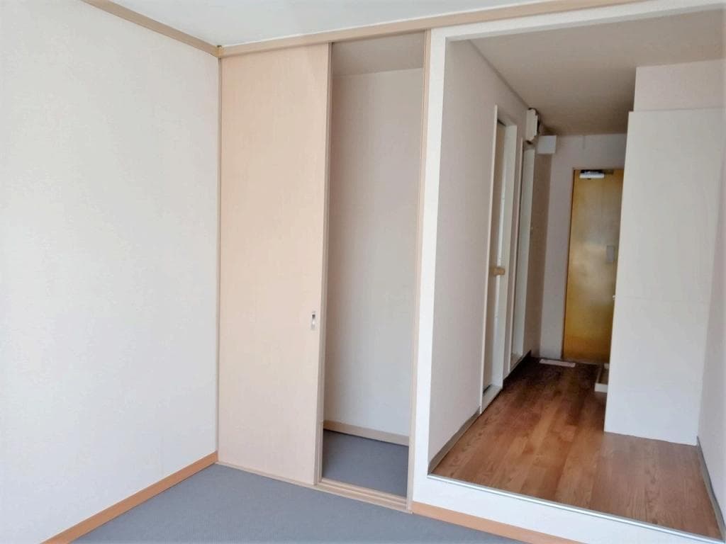 Room image 13