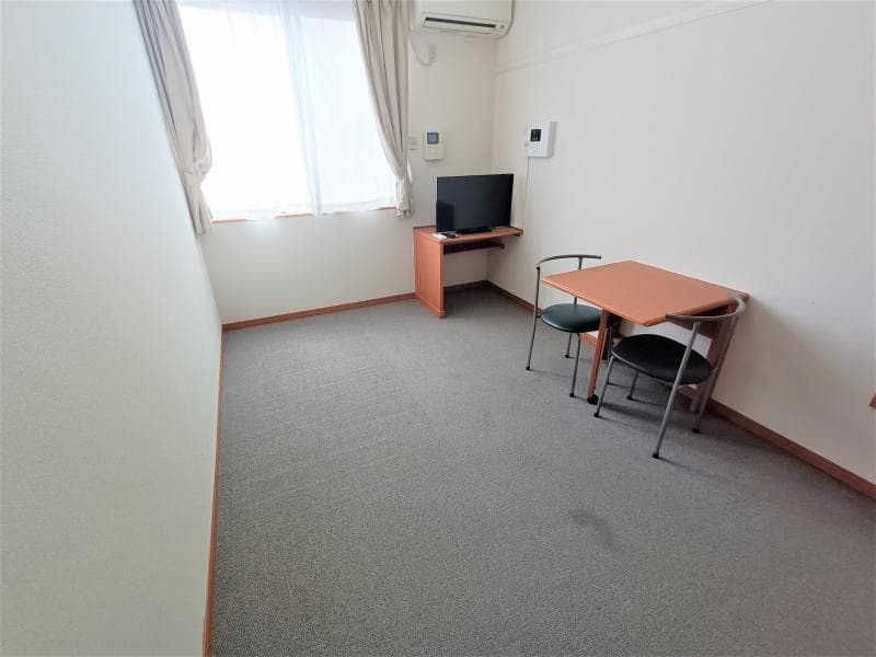 Room image 8