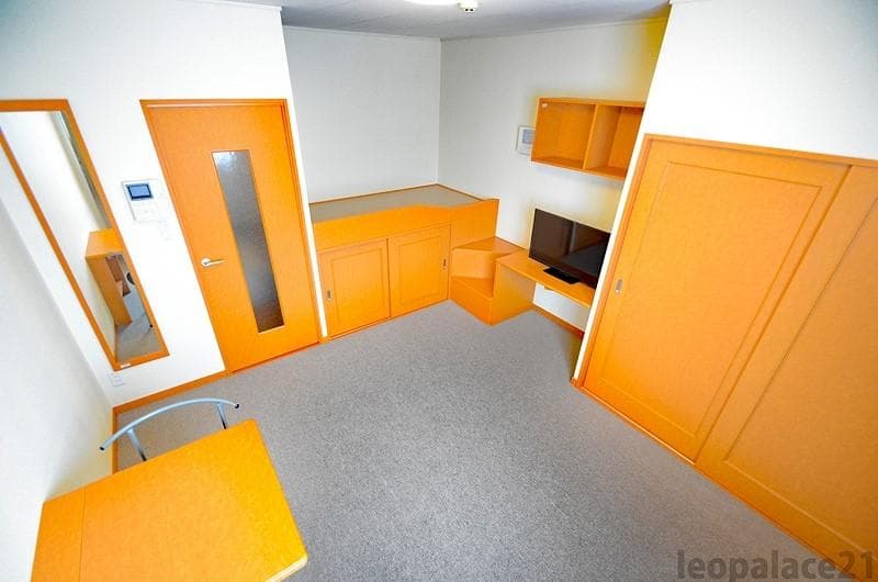 Room image 9
