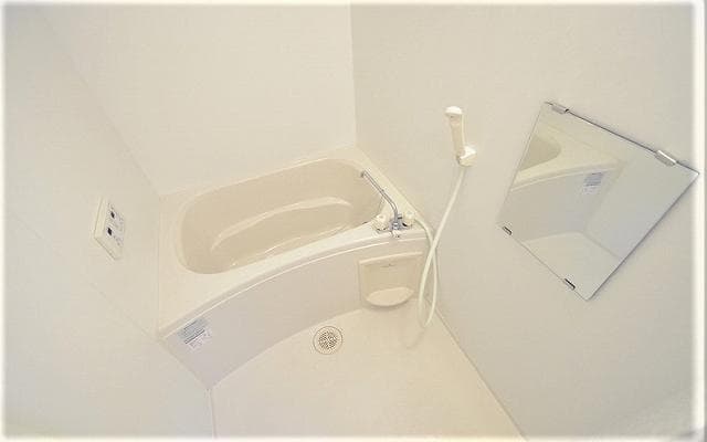 Room image 11