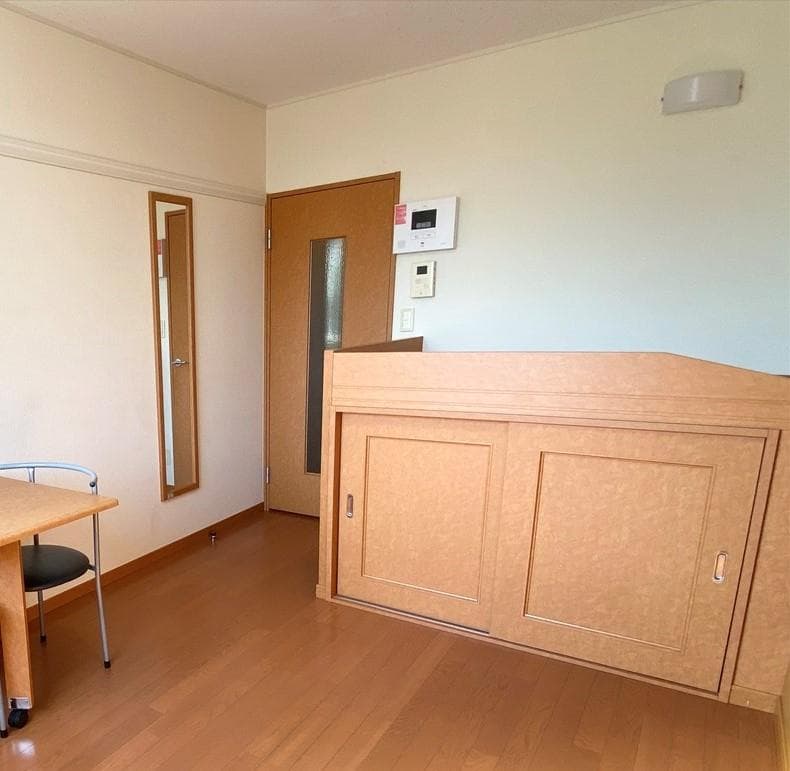 Room image 11