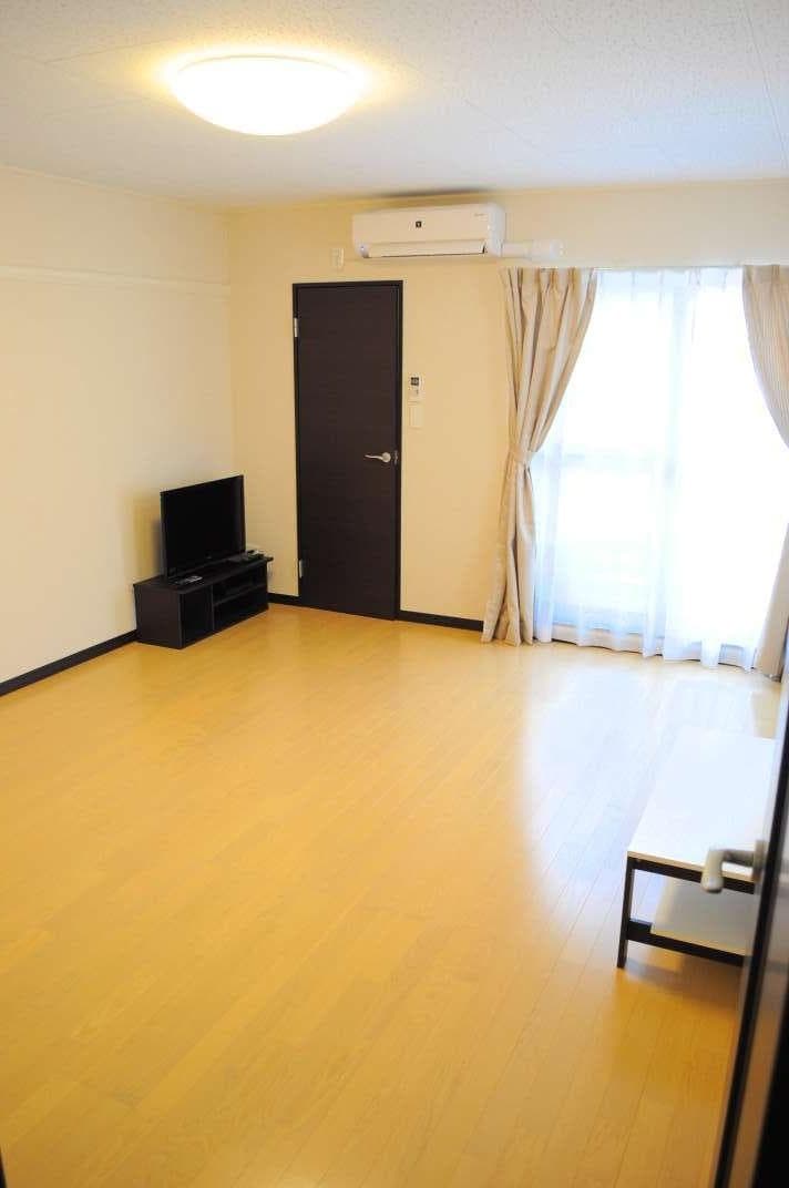 Room image 11