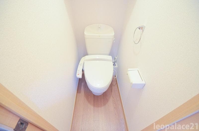 Room image 12