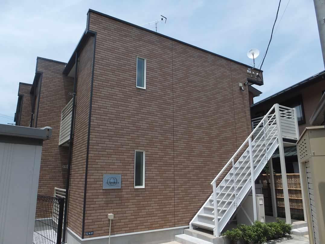 Main exterior of LEONEXT Palace Shonan Hishinuma II