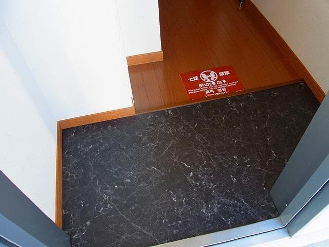 Room image 15