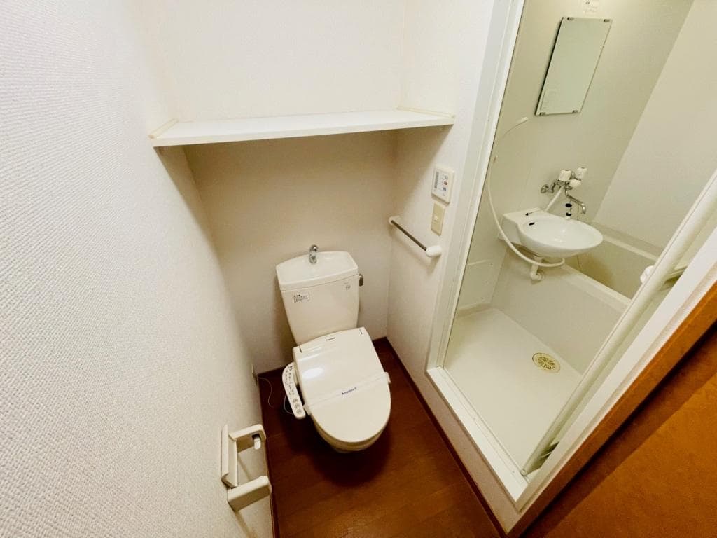 Room image 9