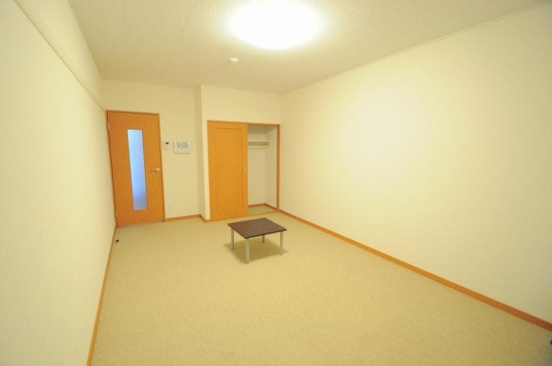 Room image 9