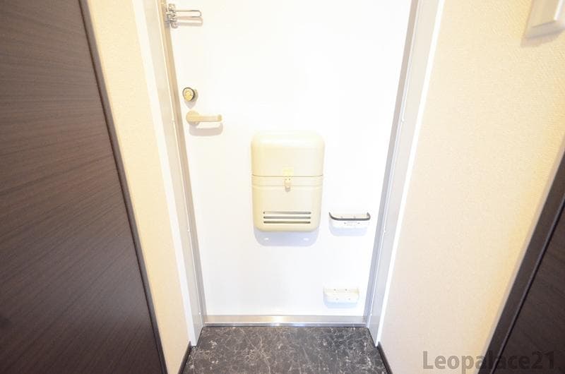 Room image 9