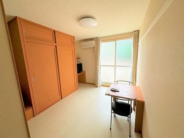 Room image 11