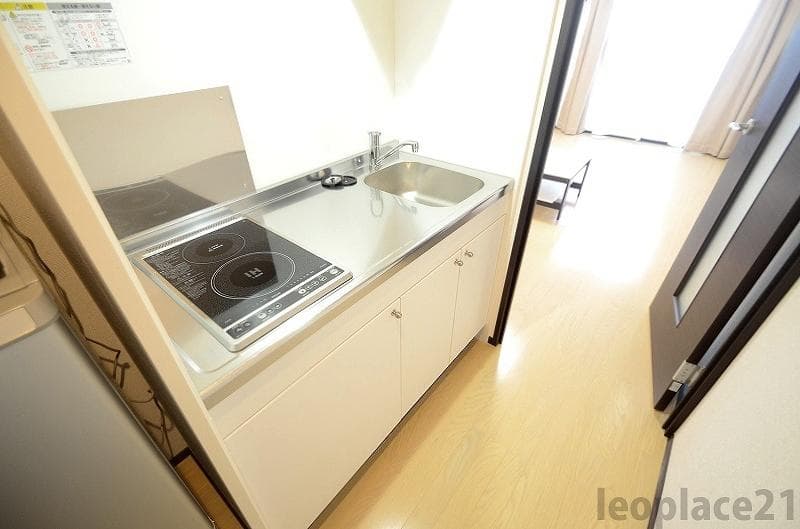 Room image 8
