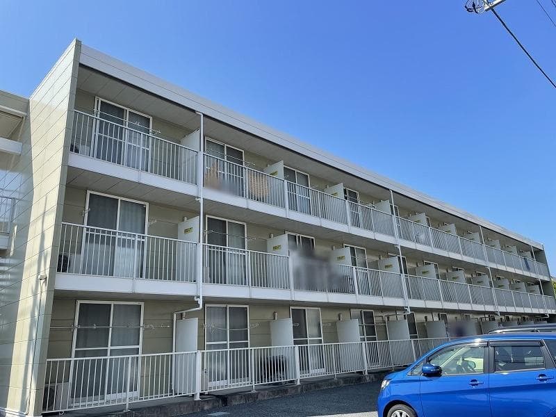 Main exterior of leopalace Glad II