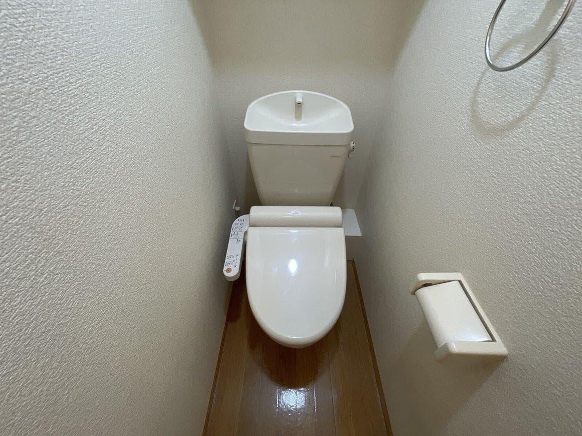 Room image 9
