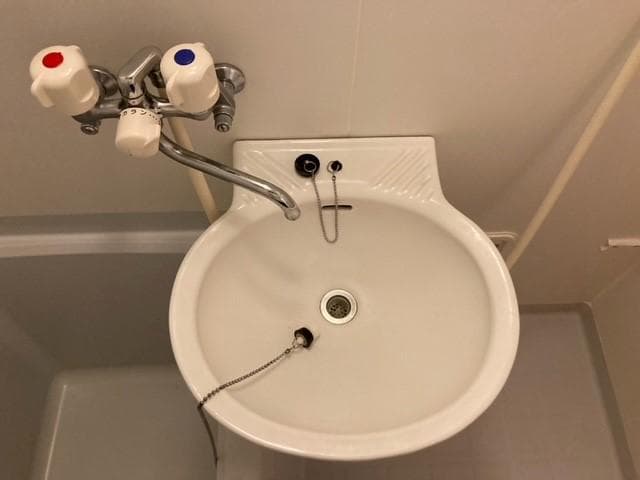 Room image 8