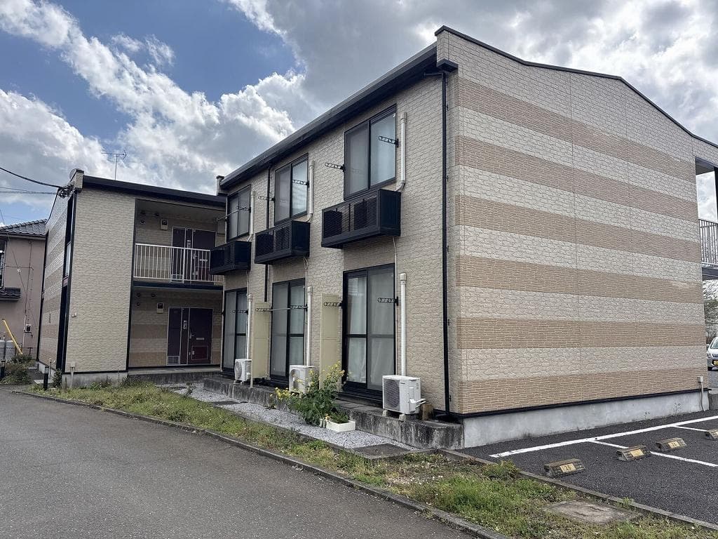 Main exterior of leopalace Shinmei Heights 1