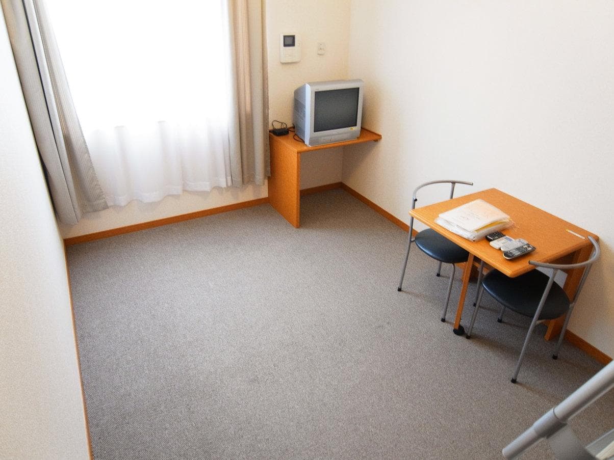 Room image 8