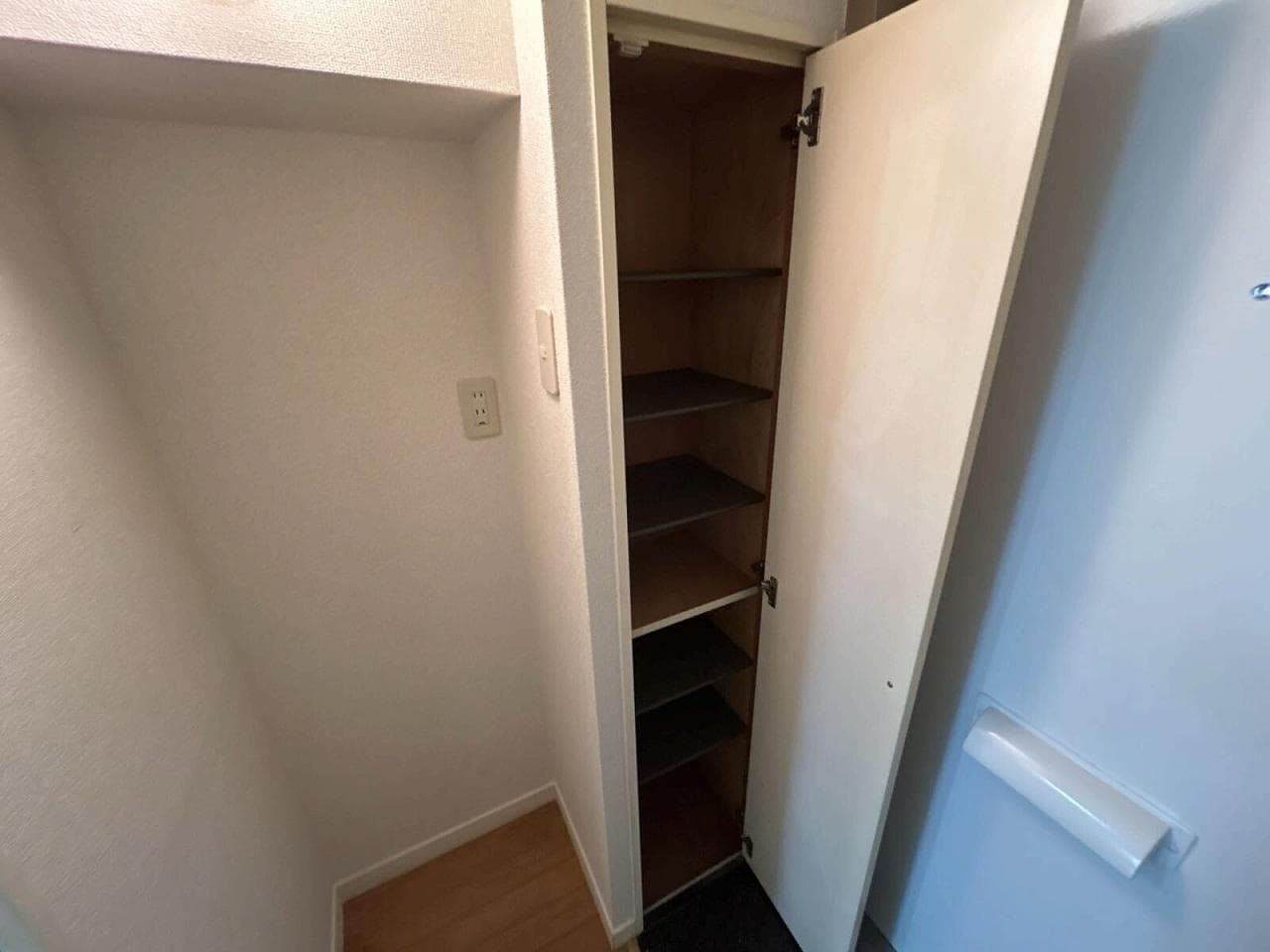 Room image 13