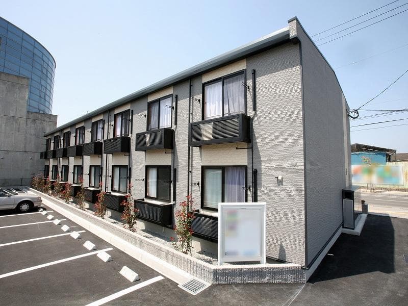 Main exterior of leopalace Eno