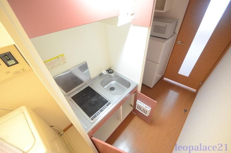 Room image 8