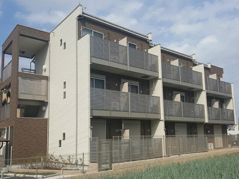 Main exterior of CLEINO Reveur