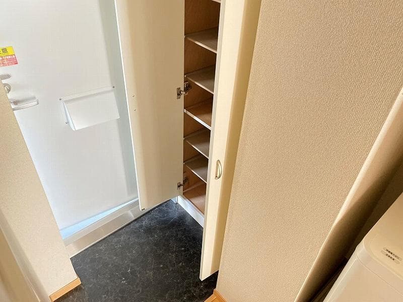 Room image 12
