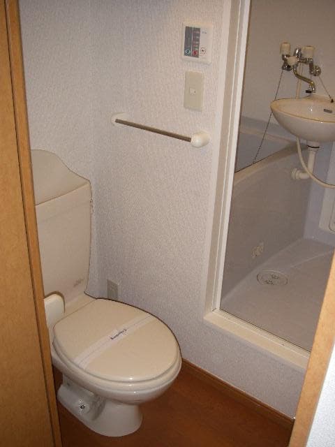 Room image 15