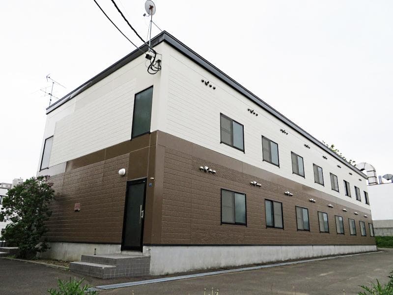 Main exterior of leopalace Excel