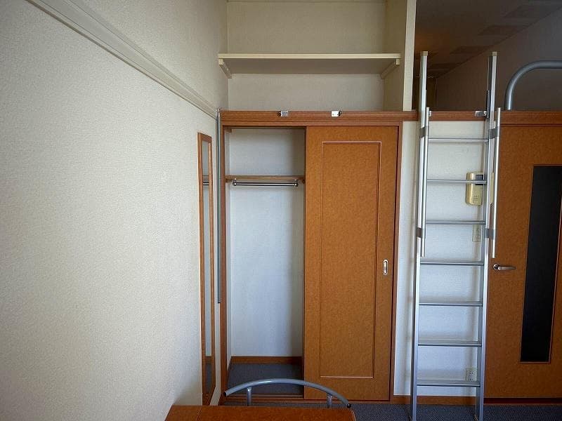 Room image 9