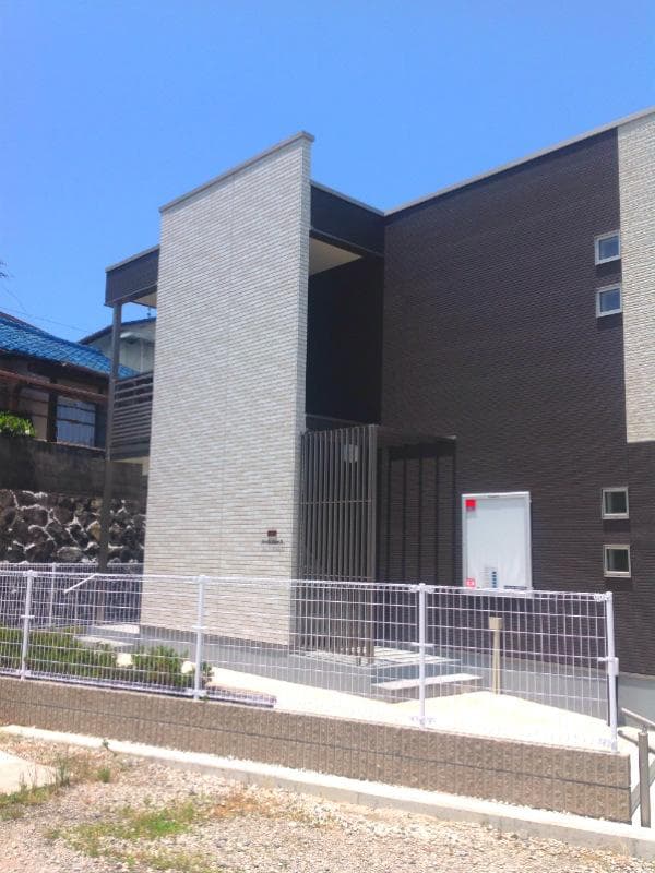 Main exterior of MIRANDA South View II