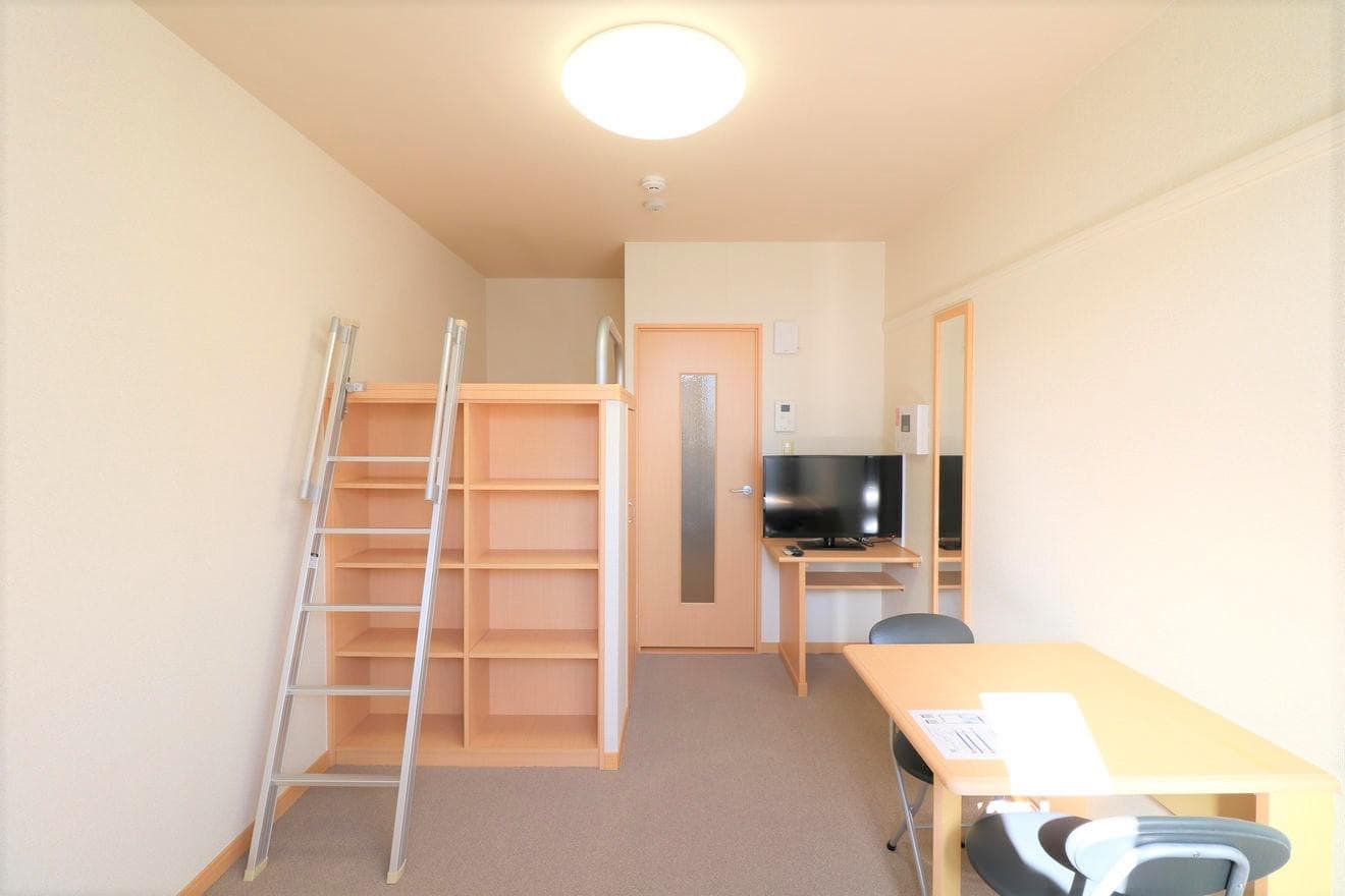Room image 12