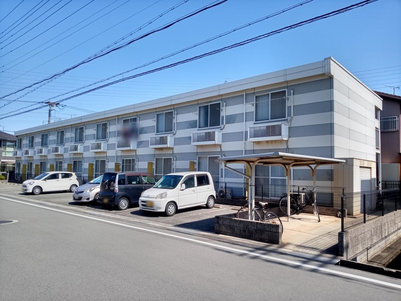 Main exterior of leopalace STAY GOLD