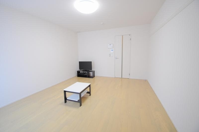 Room image 16