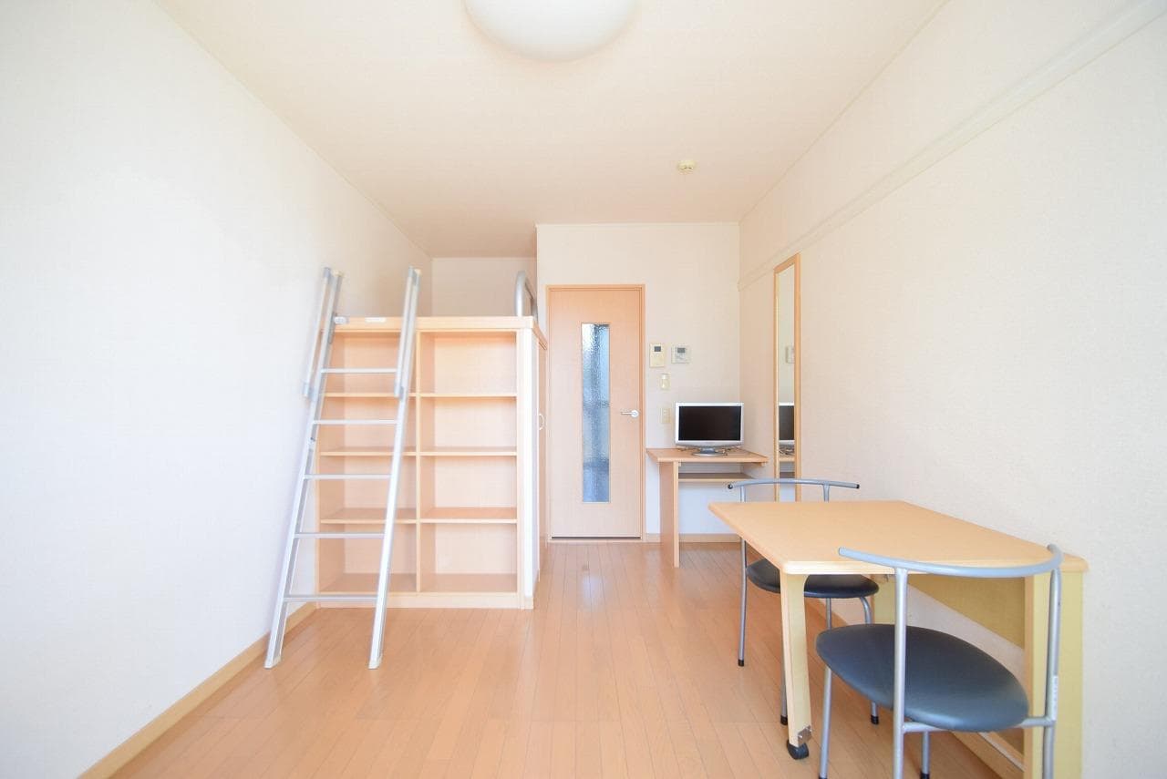 Room image 14