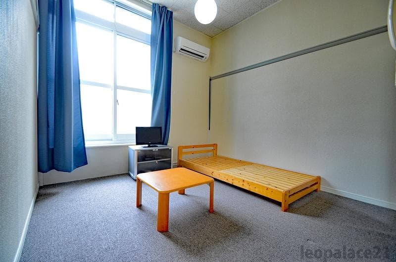 Room image 14