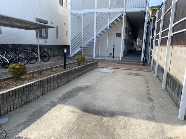 Room image 16