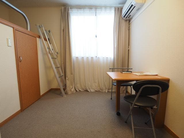 Room image 11