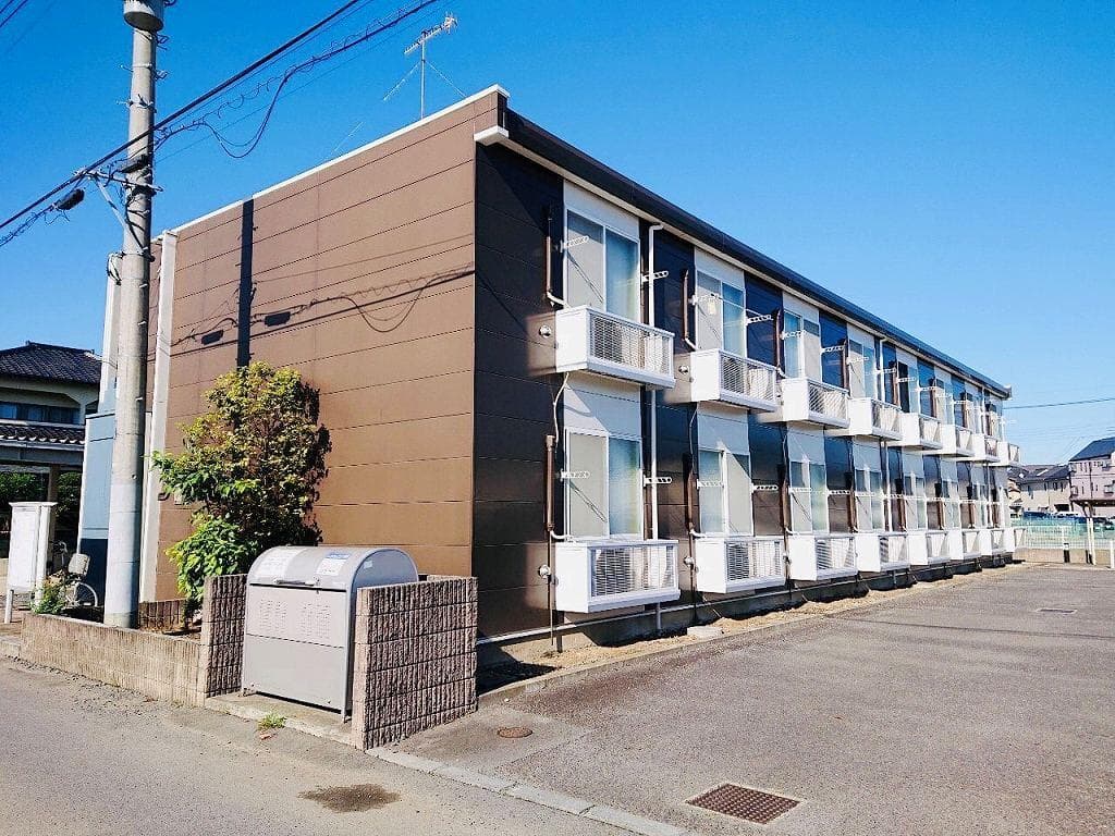 Main exterior of leopalace KEN