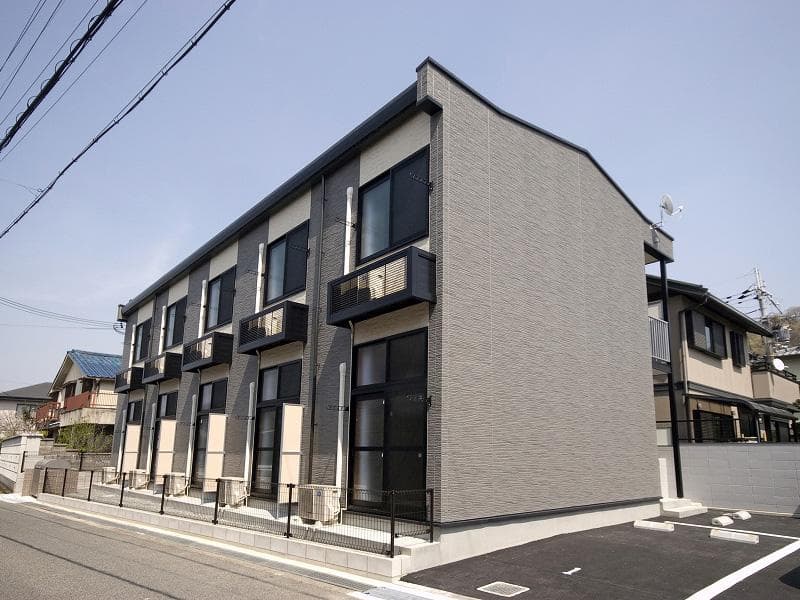 Main exterior of leopalace Fujio