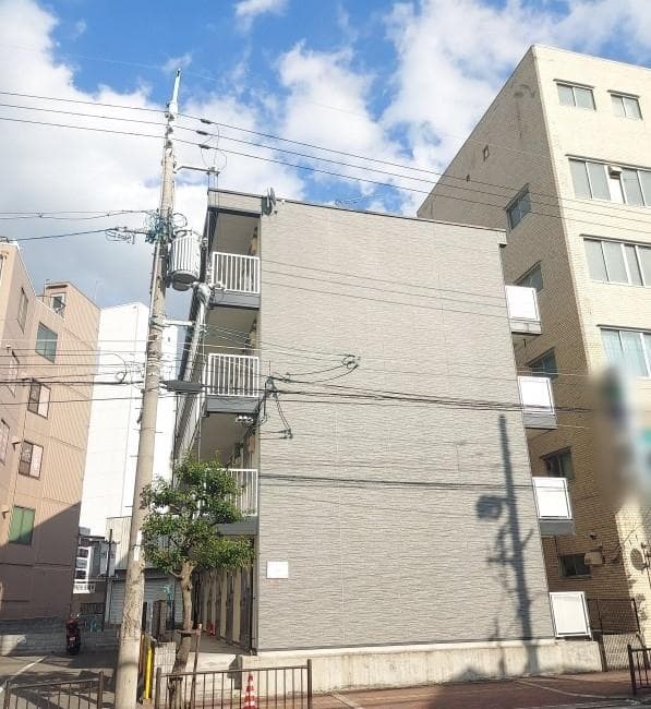 Main exterior of leopalace Hirakata