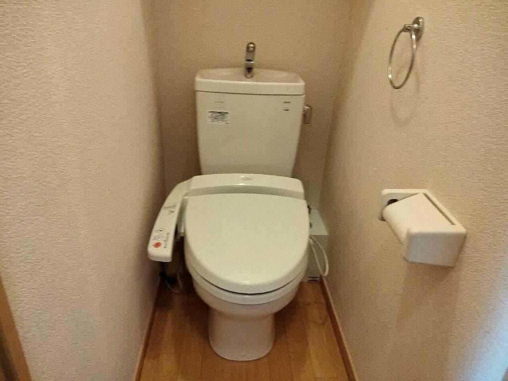 Room image 8