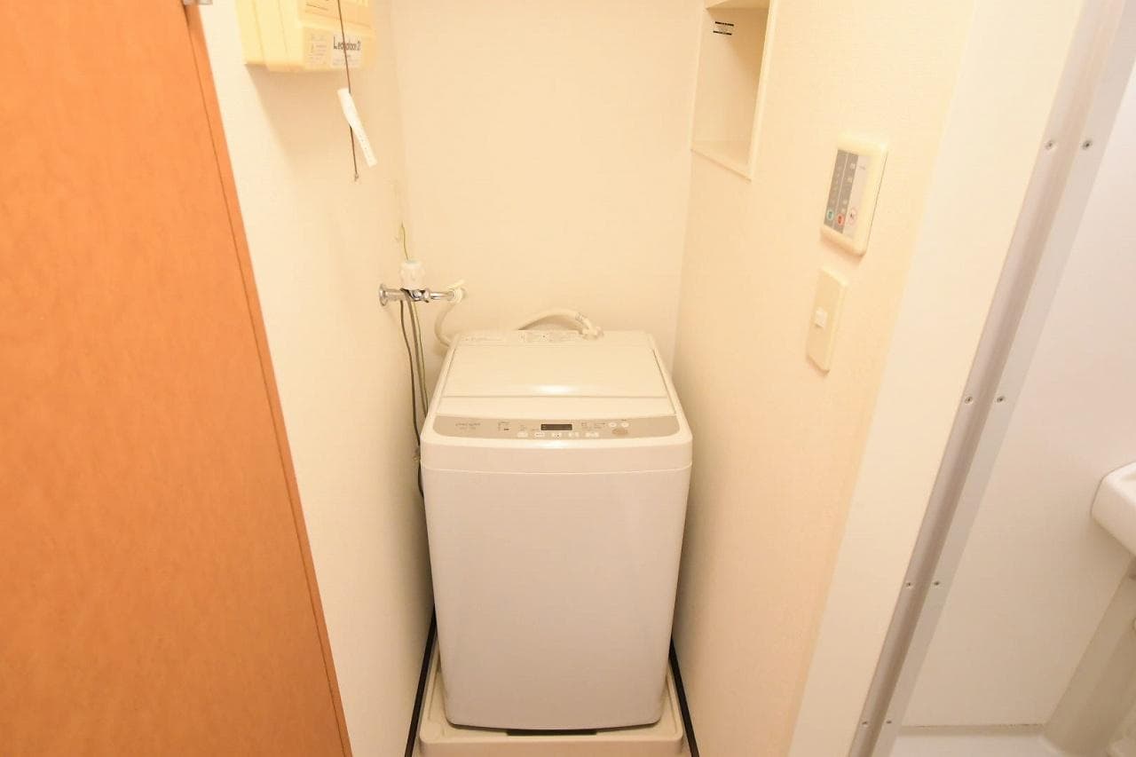 Room image 8