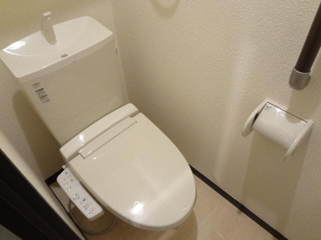 Room image 13