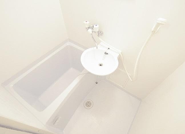 Room image 8