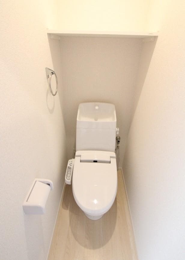 Room image 8