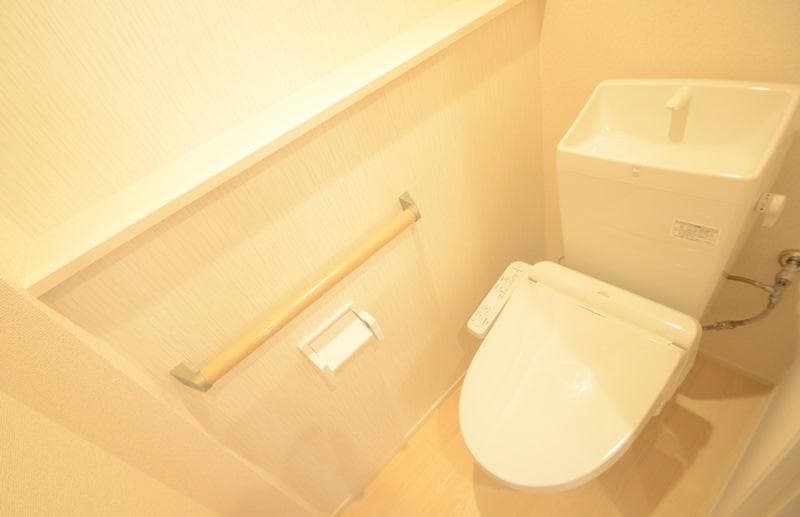 Room image 8