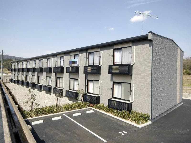 Main exterior of leopalace Takayabori