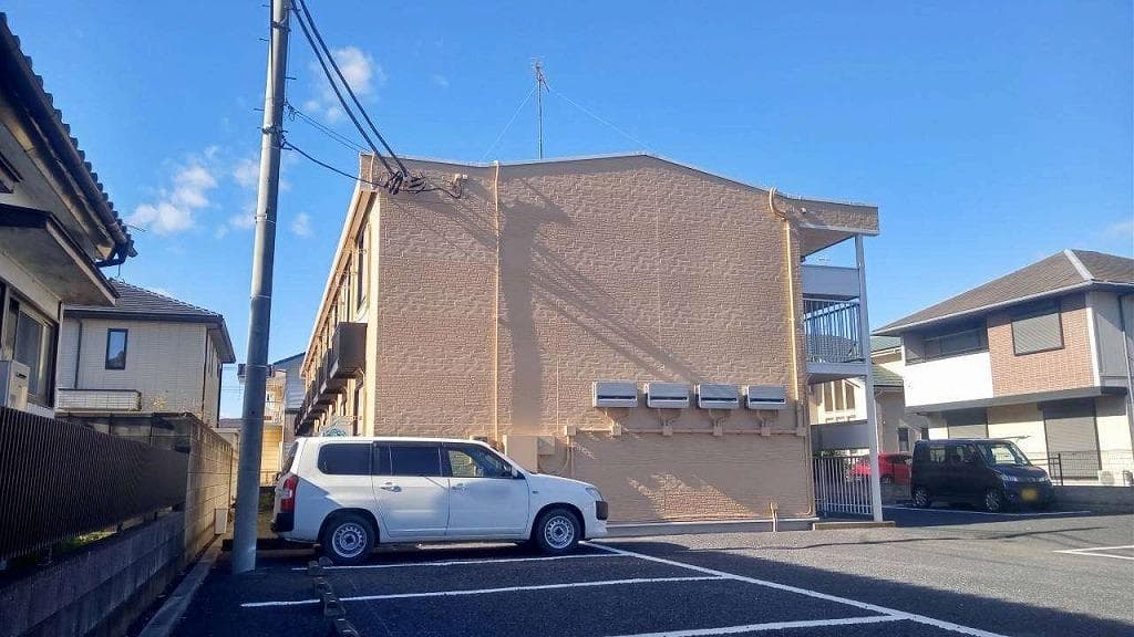 Main exterior of leopalace Shuttle Ace