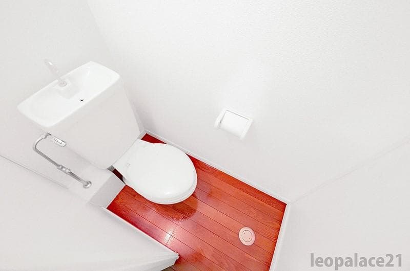 Room image 9