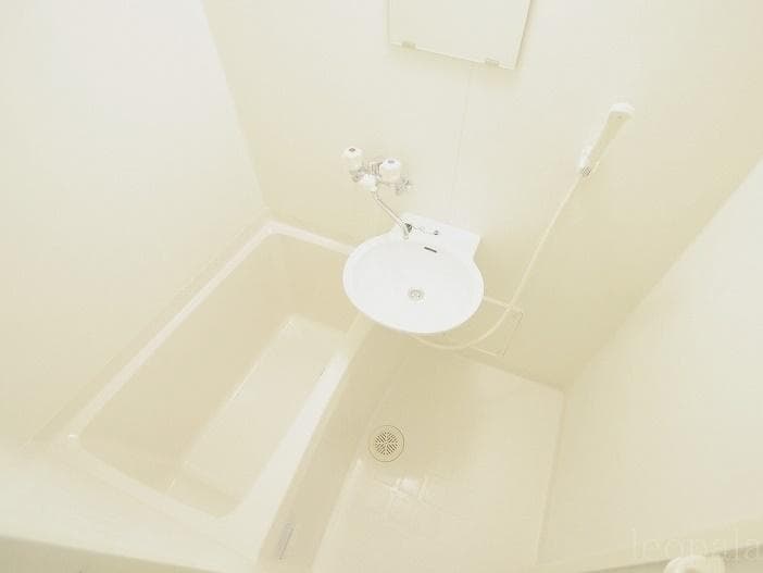 Room image 12